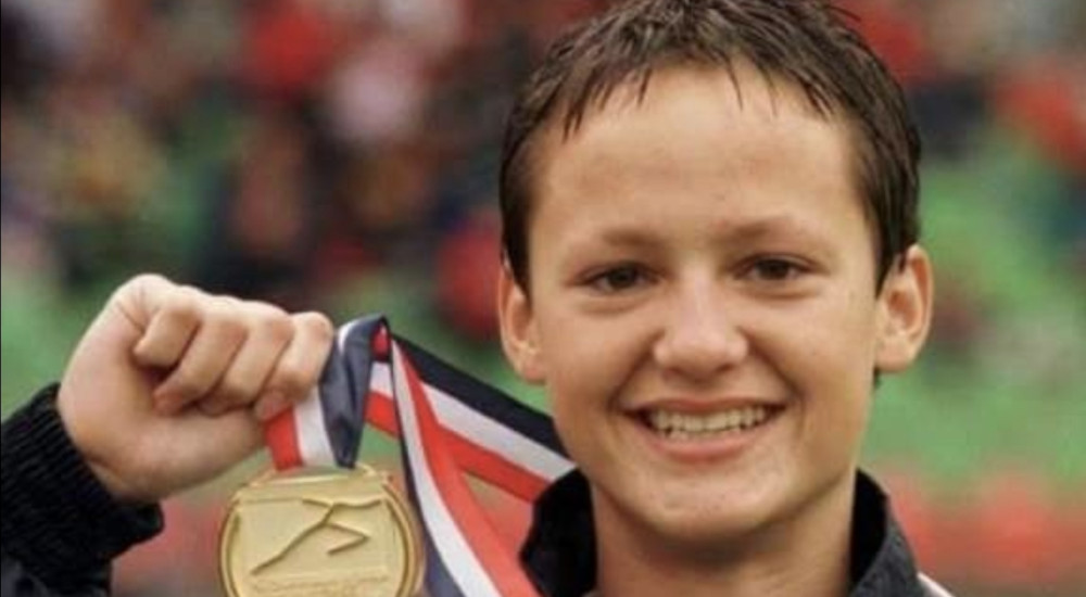 Julie Pratt-Benterman holding medal