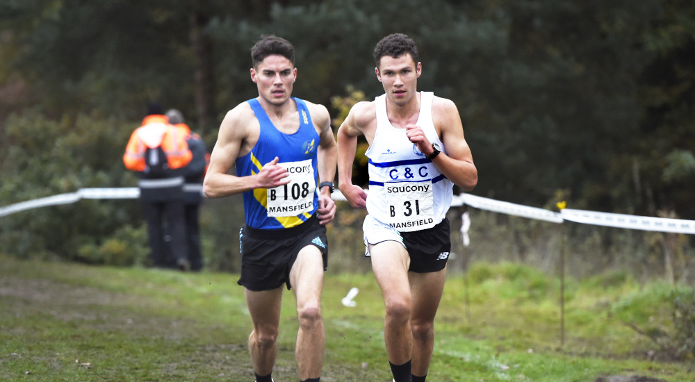 Mansfield 5 November 2022. Phil Sesemann (108) and THomas Keen (31) on leg two of the senior men's race. Photograph by Mark Shearman