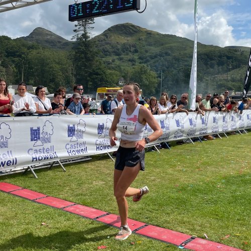 Eve Pannone finishing Snowdon International