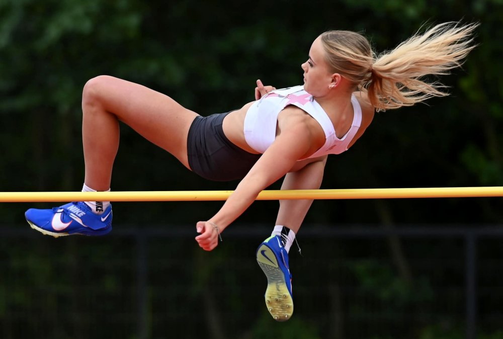 Caitlin Bell high jump